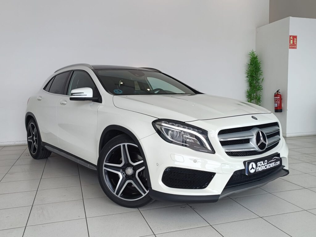 MERCEDES GLA 220 D 4MATIC AMG  LINE  7 VEL