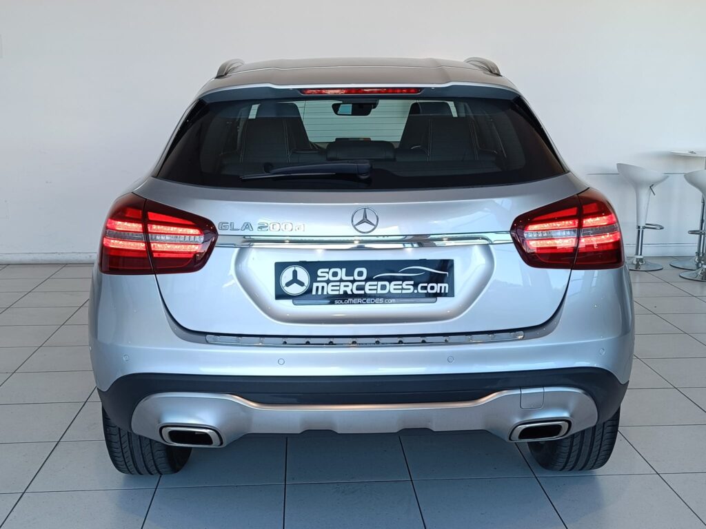 MERCEDES-BENZ GLA 200 URBAN 7G-TRONIC