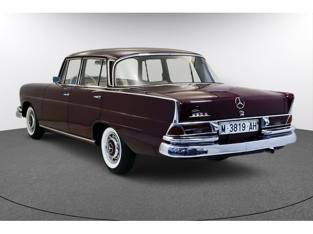 Mercedes-Benz 220 S 66 kW (90 CV)